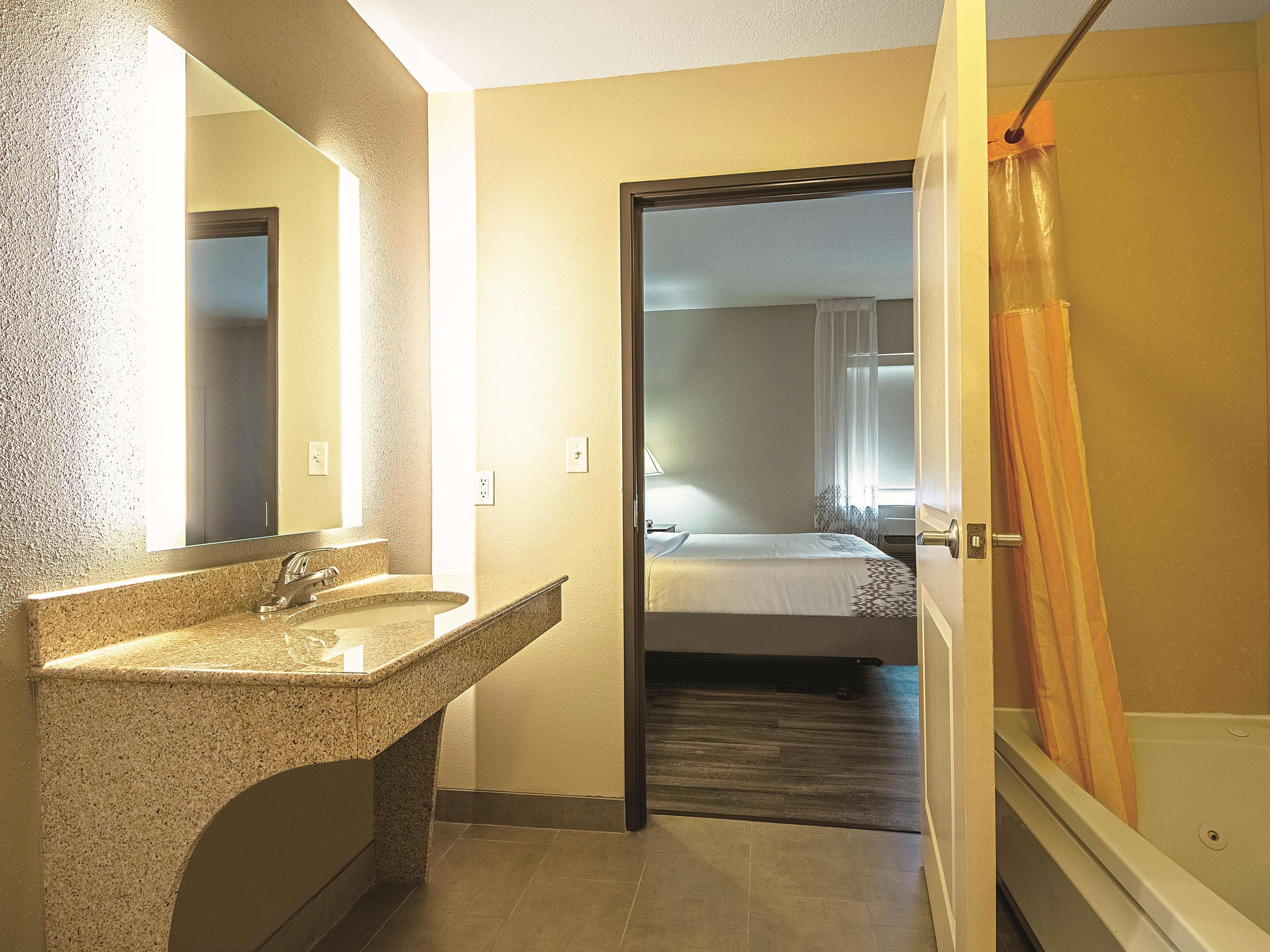 La Quinta By Wyndham מק'קיני מראה חיצוני תמונה